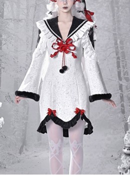 Winter Carol Series Retro V-Shaped Large Lapel Shoulder Lace See-Through Sexy Bell Sleeve Gothic Lolita Long-Sleeved Dress