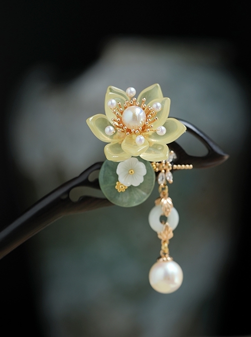 Elegant Chinoiserie Green Chalcedony Jewelry Shell Glass Hanfu Pearl Lotus Flower Classic Lolita Ebony Hairpin