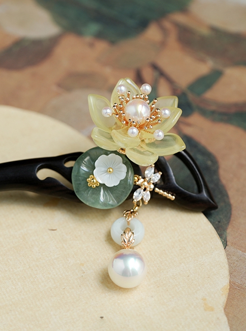 Elegant Chinoiserie Green Chalcedony Jewelry Shell Glass Hanfu Pearl Lotus Flower Classic Lolita Ebony Hairpin