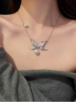 Elegant Diamond Butterfly Pearl Pendant Classic Lolita Clavicle Chain Silver Alloy Necklace