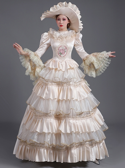 Coterie Couture: Lolita fashion combines European elements with Japanese  flair - Daily Bruin, what meaning of lolita 