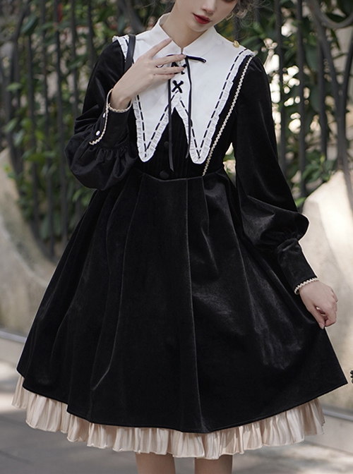 Lolita Fashion: The Black Edition — THIS IS BLACK